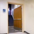 Puerta interior de madera certificada para hospitales